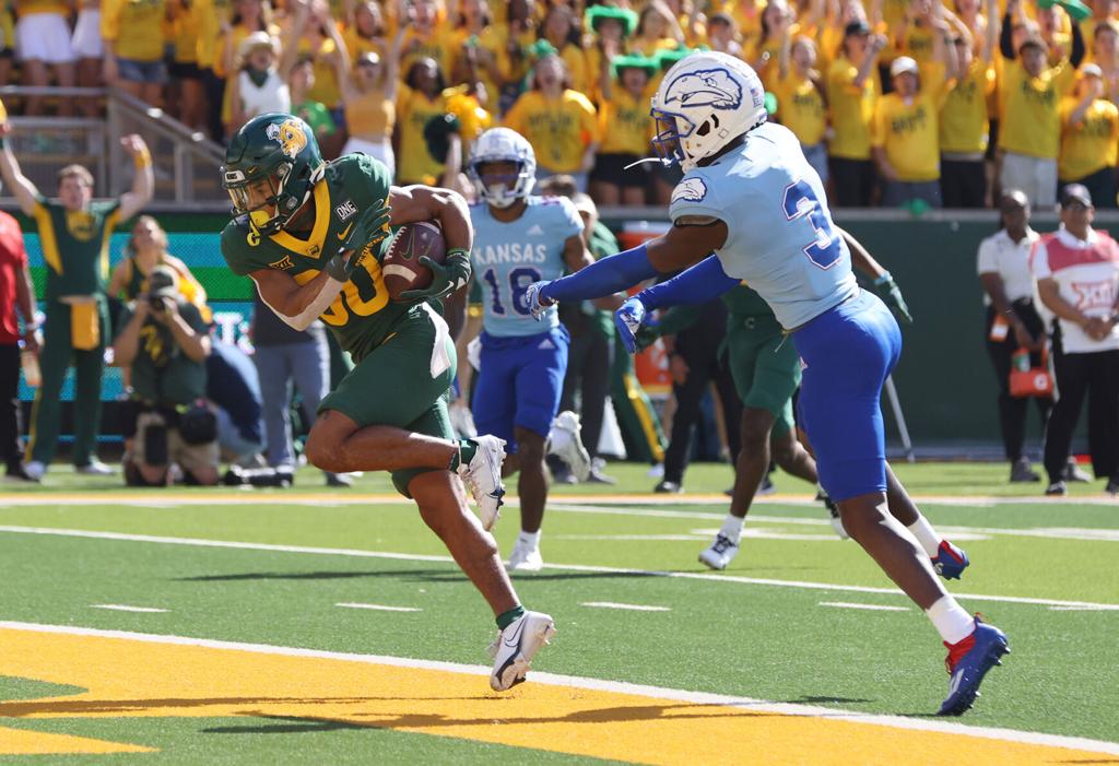 Baylor tops Kansas in a beautiful matchup of uniforms.