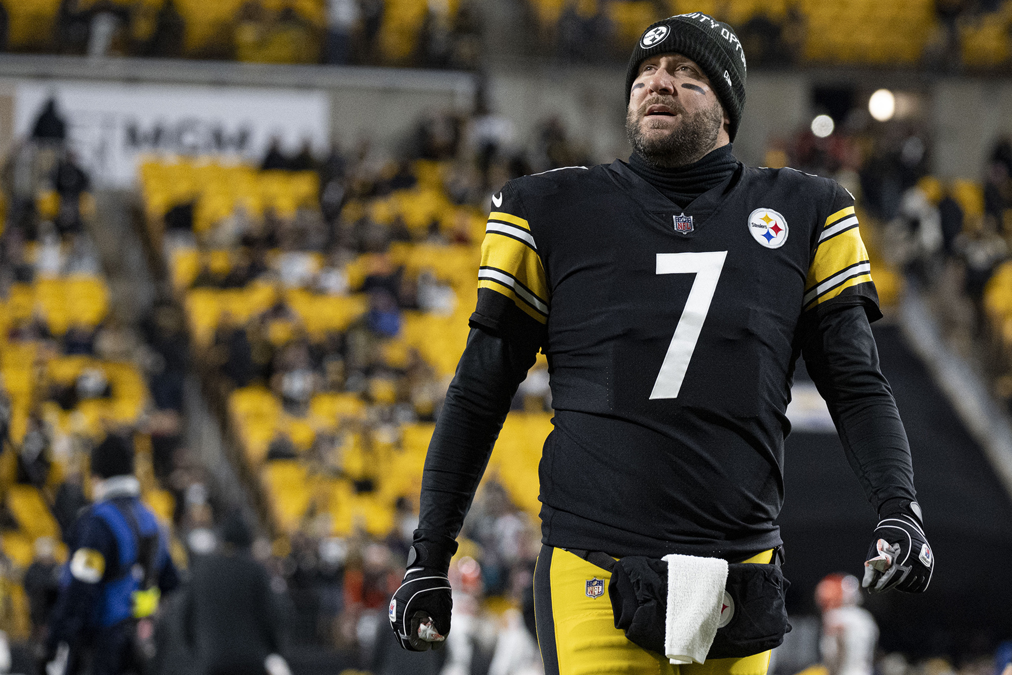 Pittsburgh's Ben Roethlisberger stands on the field and looks at the crowd during his last game at Heinz Field.
