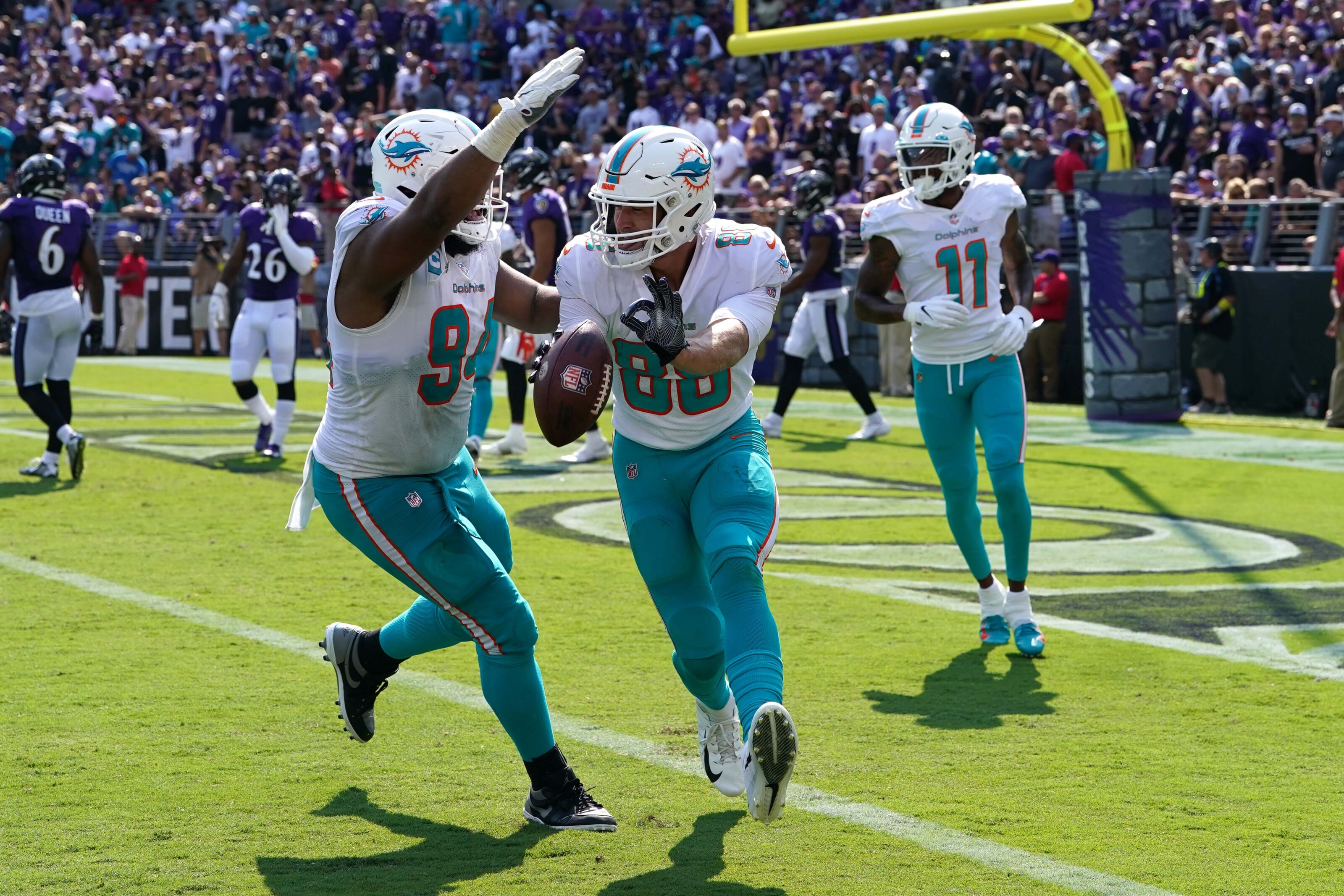 Gesicki does the Griddy after scoring in Baltimore. 