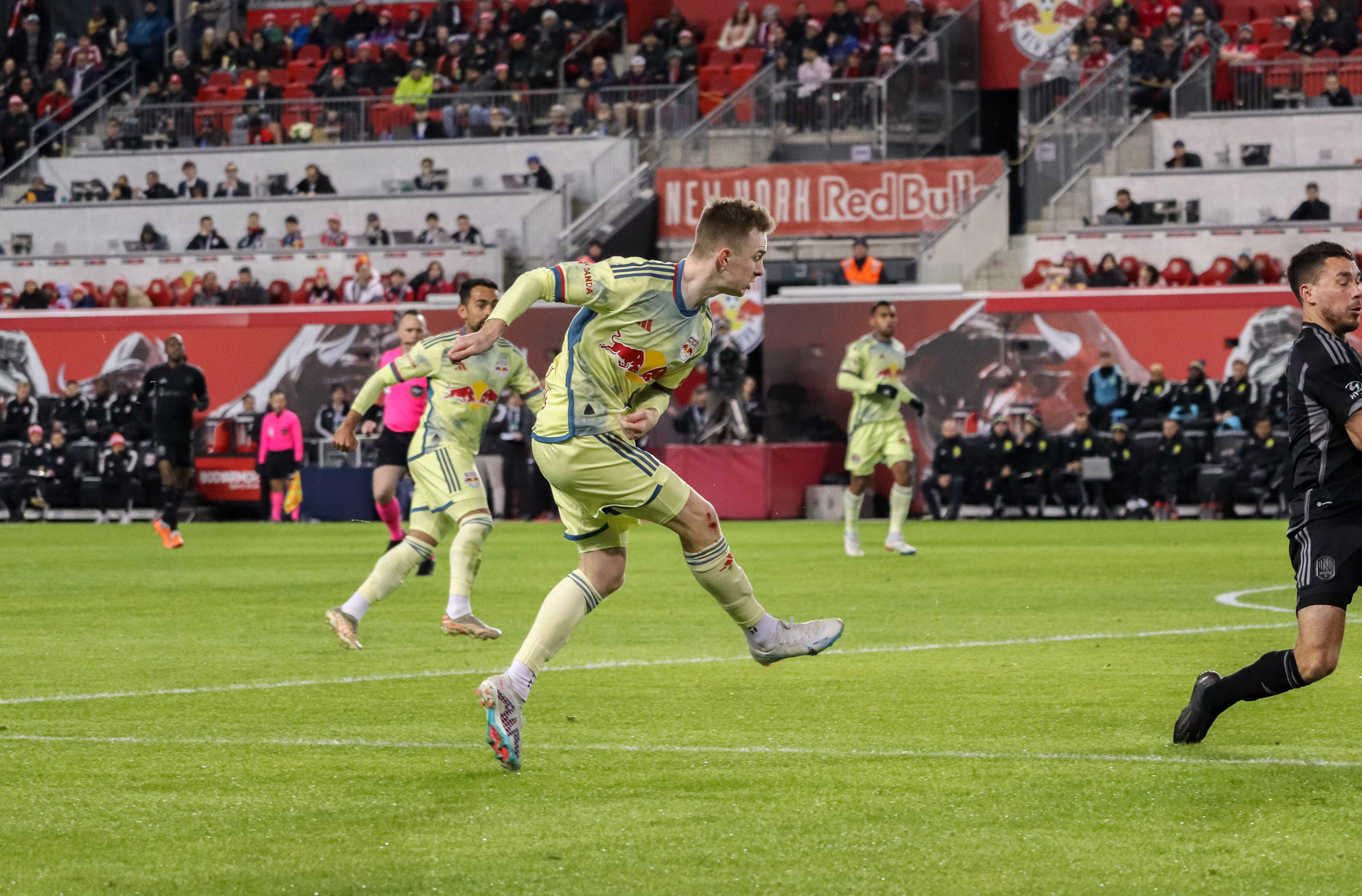 The Red Bulls take a shot at Nashville's net.