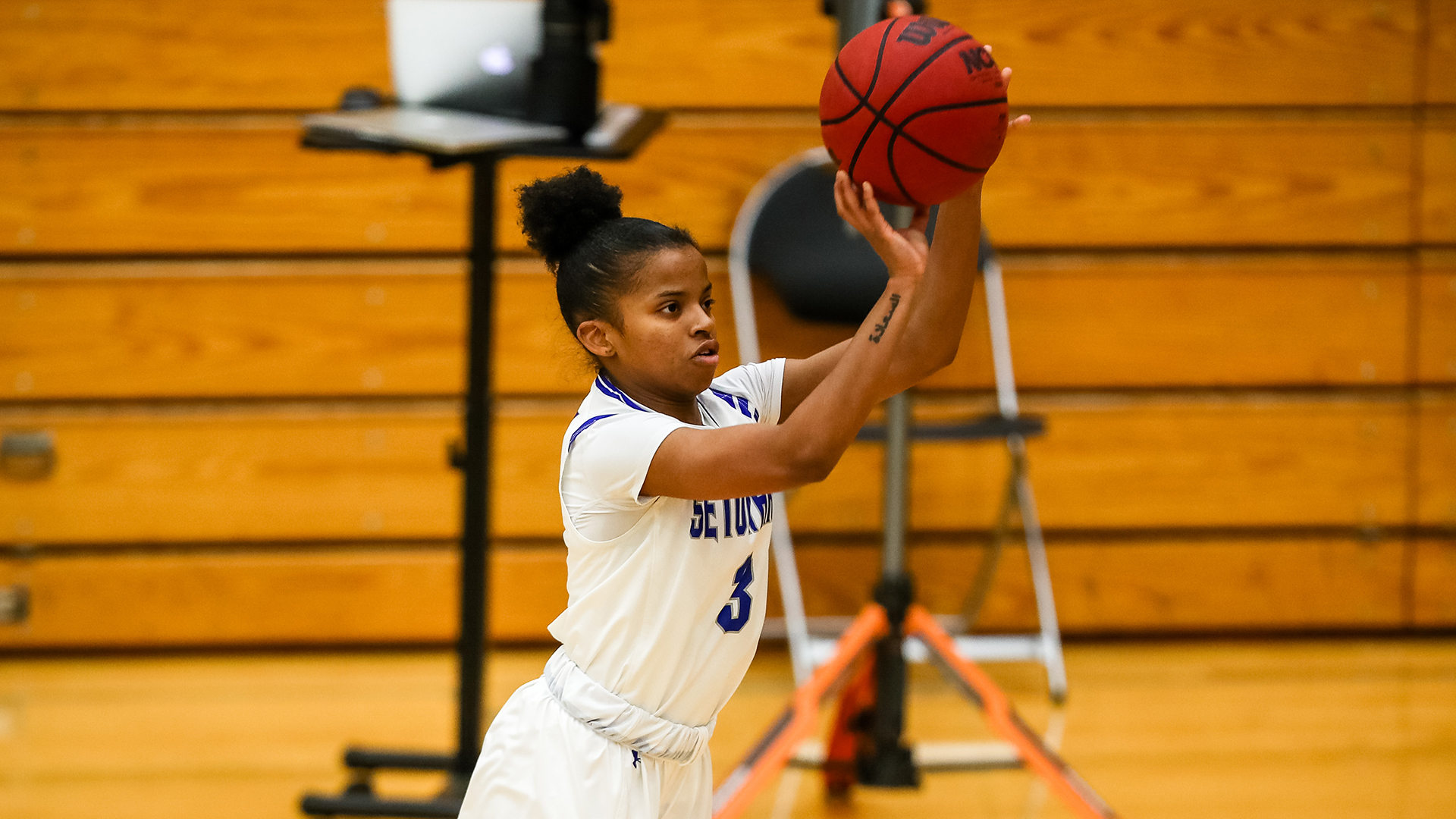 Lauren Park-Lane attempts a jumpshot during a Seton Hall Women's Basketball game.