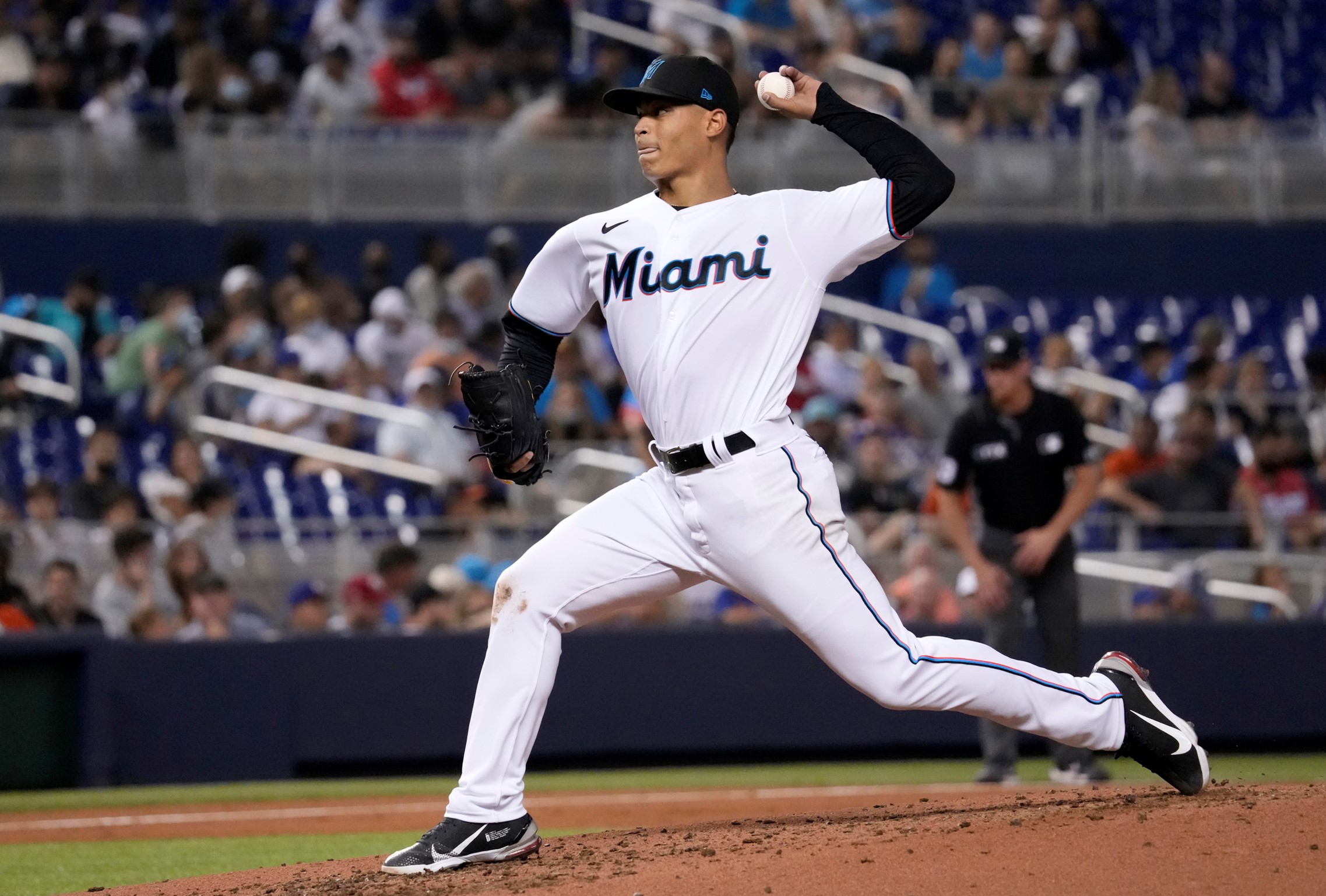 Miami's Luzardo throws a pitch during a Marlins game.