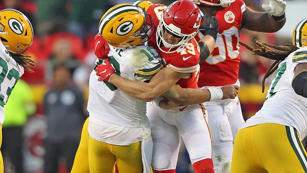 The Chiefs and Packers play against each other in the NFL.