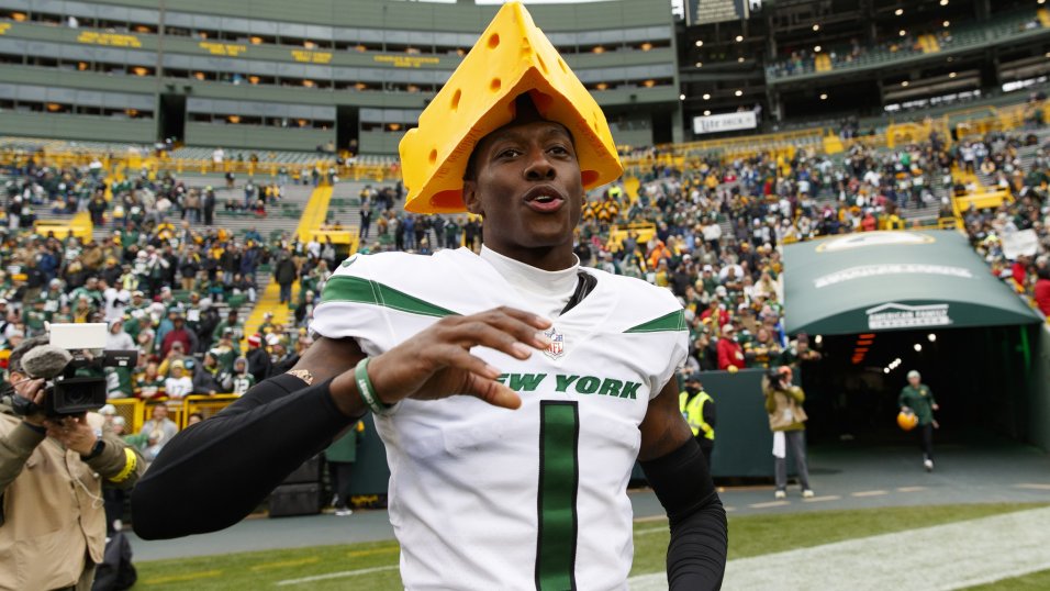 Sauce Gardener jaunts around Lambeau Field after the win.