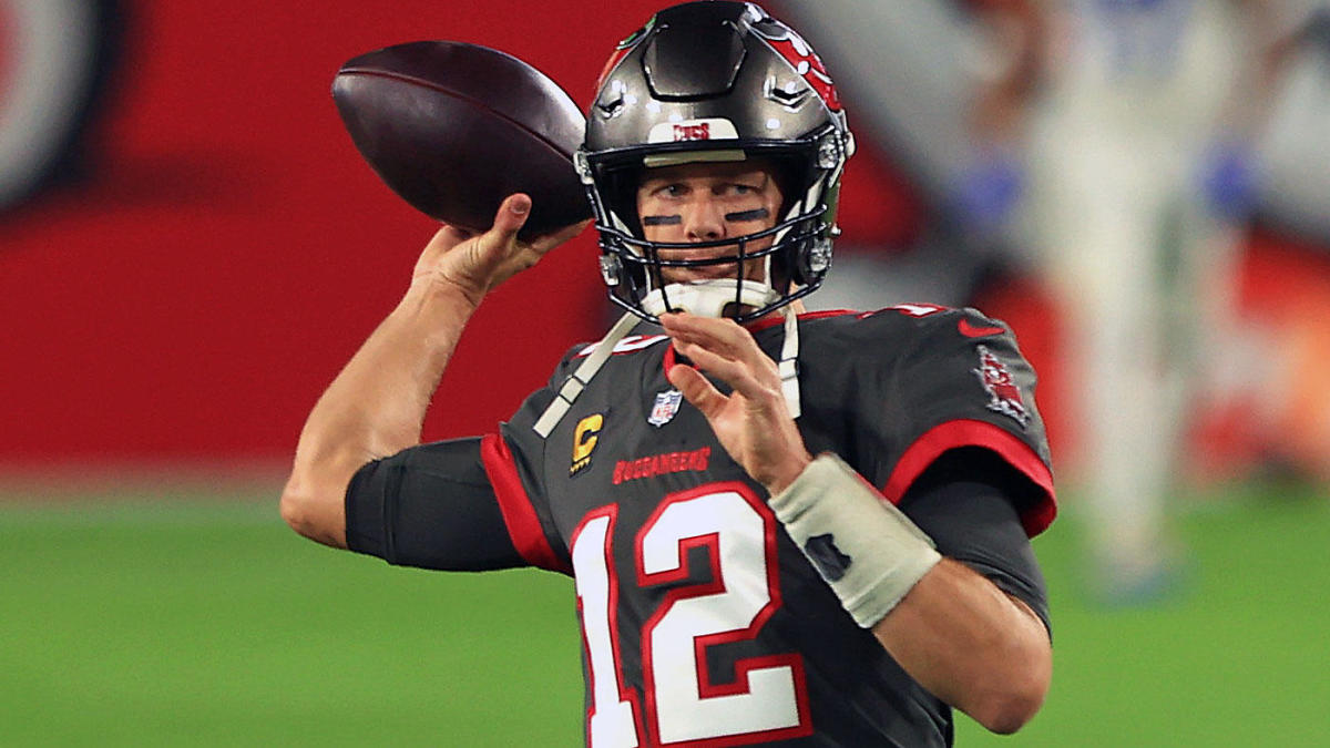 Tampa Bay's Tom Brady attempts to throw a pass during an NFL game.