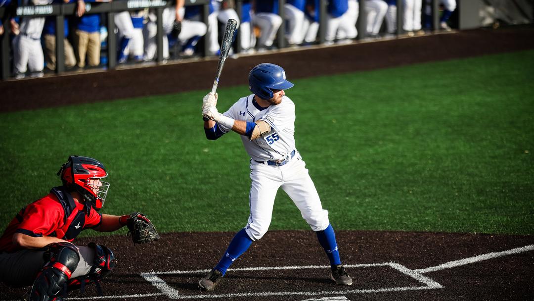 Will Gale at the plate for the Pirates.